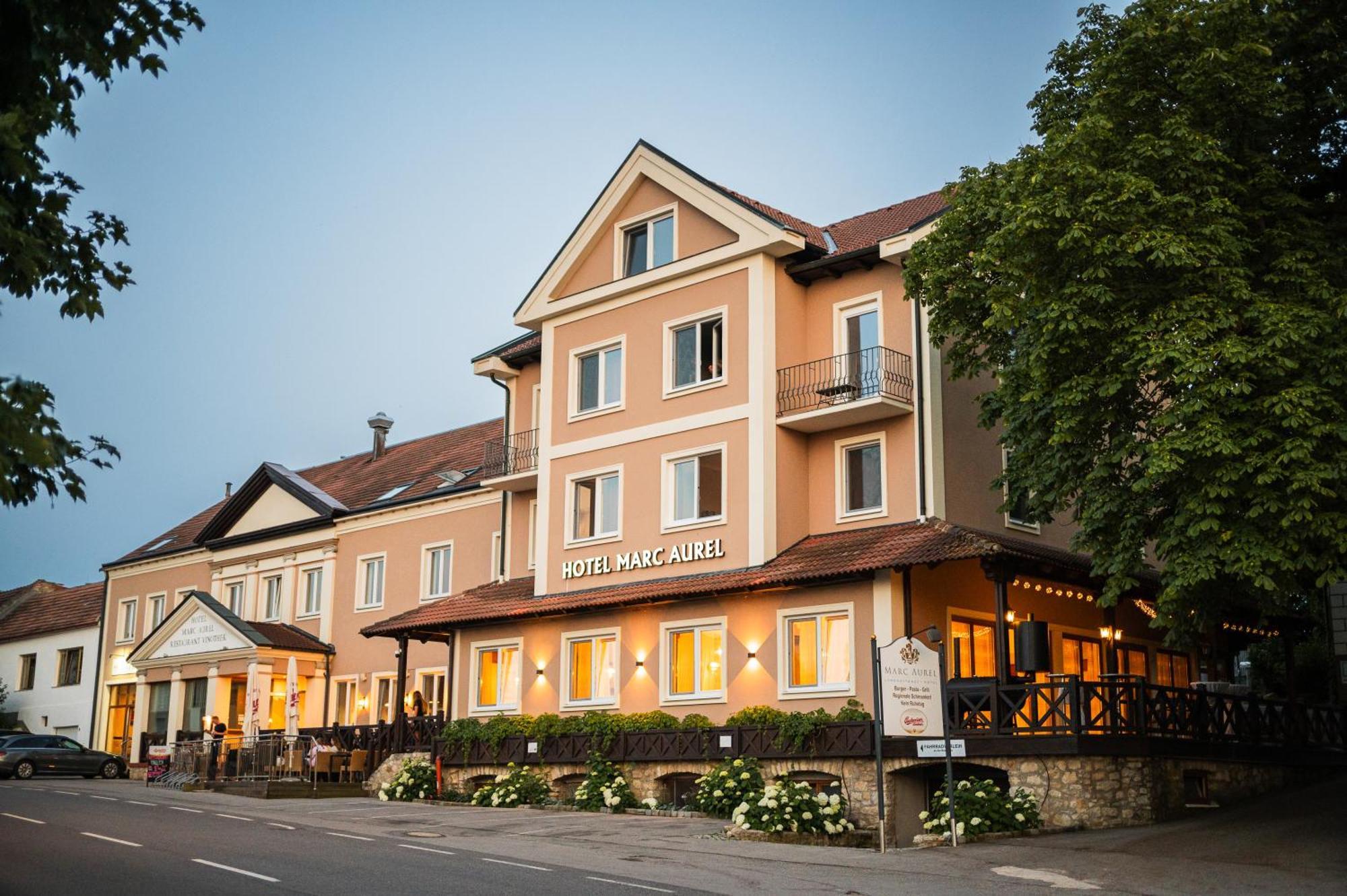 Hotel Marc Aurel Petronell Exterior photo