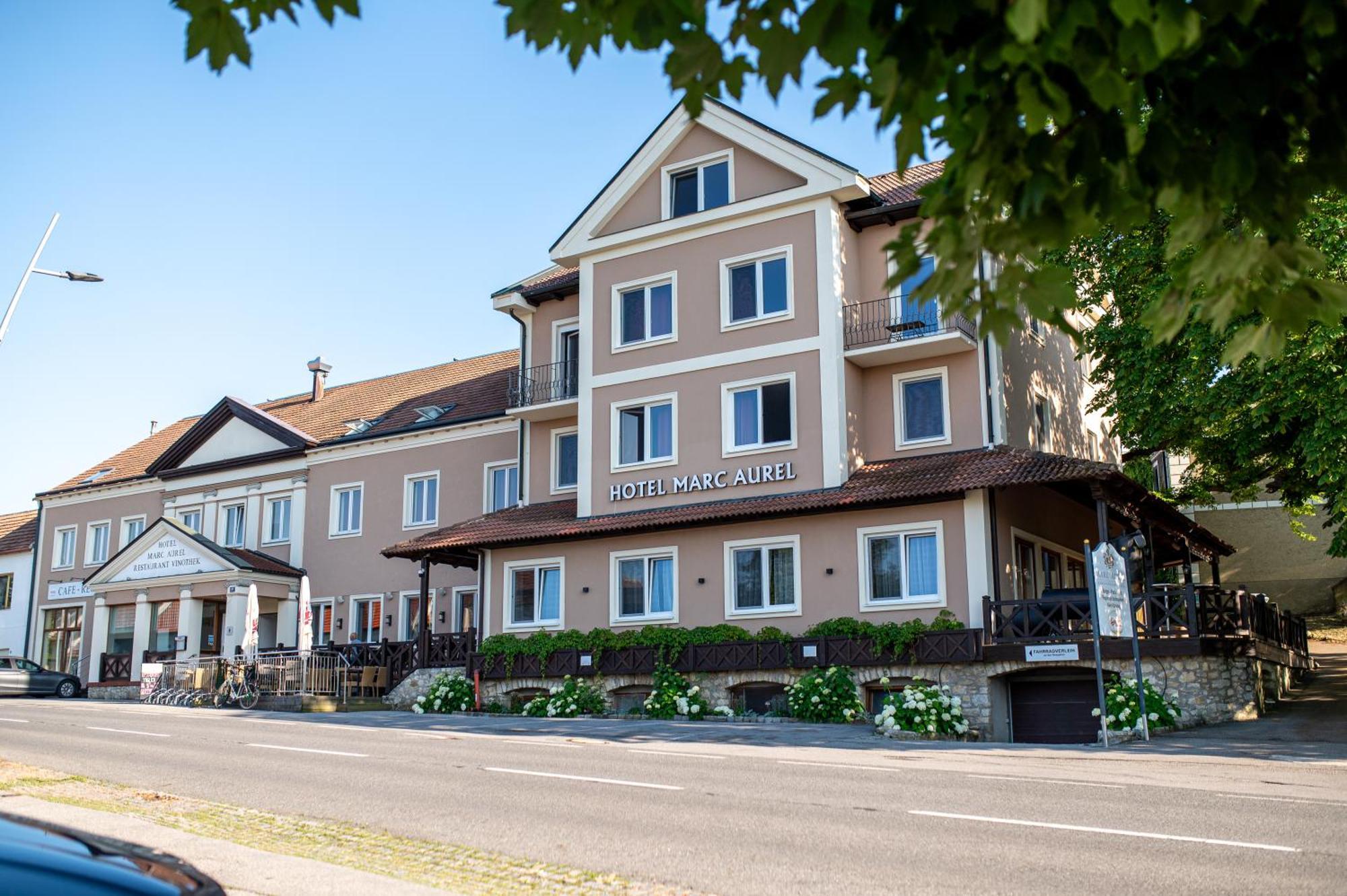Hotel Marc Aurel Petronell Exterior photo